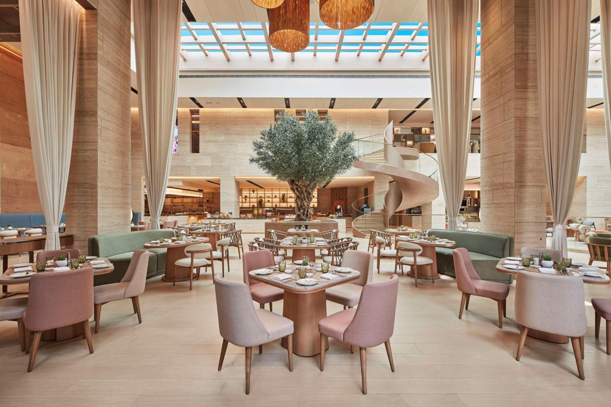 Hilton Gurugram Baani City Centre Gurgaon Exterior photo