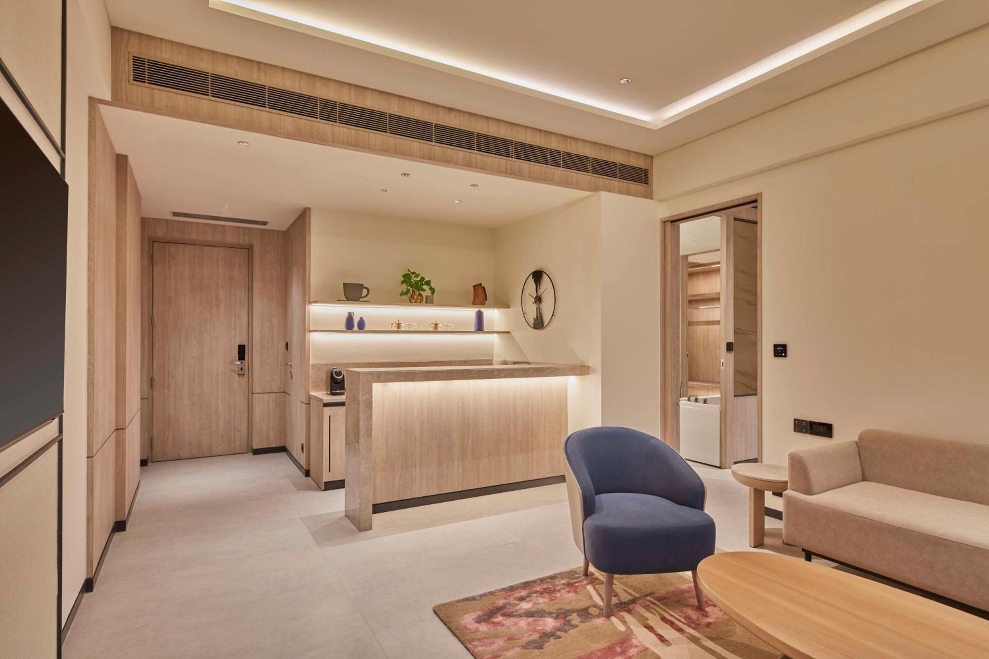 Hilton Gurugram Baani City Centre Gurgaon Exterior photo